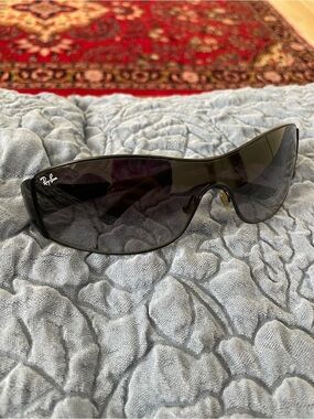 Ray-Ban Wraparound Shield Sunglasses in Black